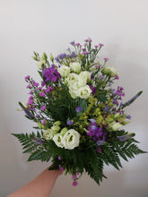 Last inn bildet i Galleri-visningsprogrammet, Bårebukett med sløyfebånd