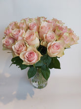 Last inn bildet i Galleri-visningsprogrammet, Rosebukett av våre kvalitetsroser
